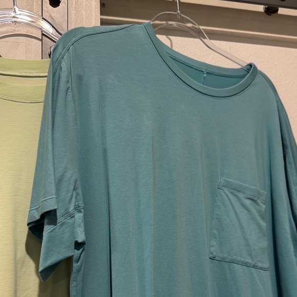 LuluLemon Pocket T - Picture 5 of 5